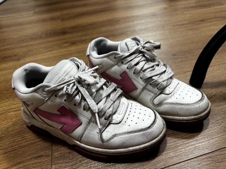 Off White