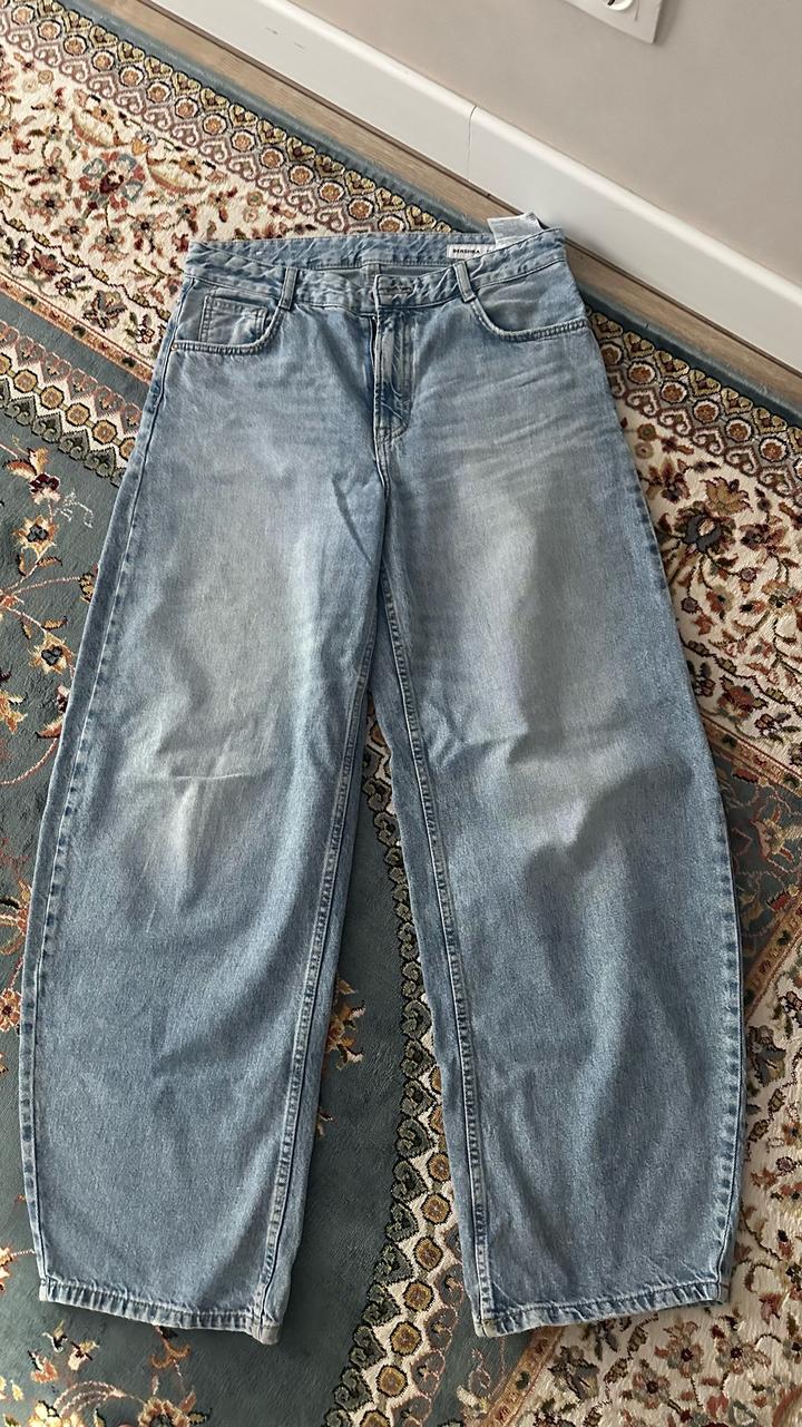 Джинсы Bershka
