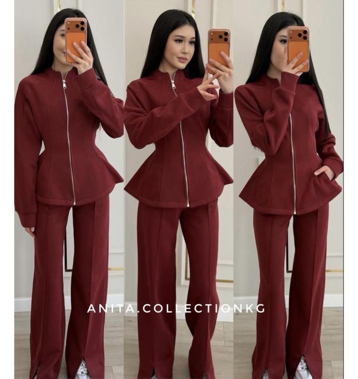 Спортивный костюм с баской