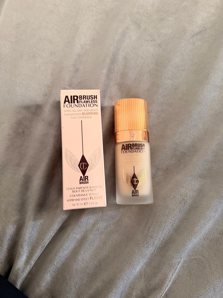 Тональный крем Charlotte Tilbury Airbrush Flawless Foundation