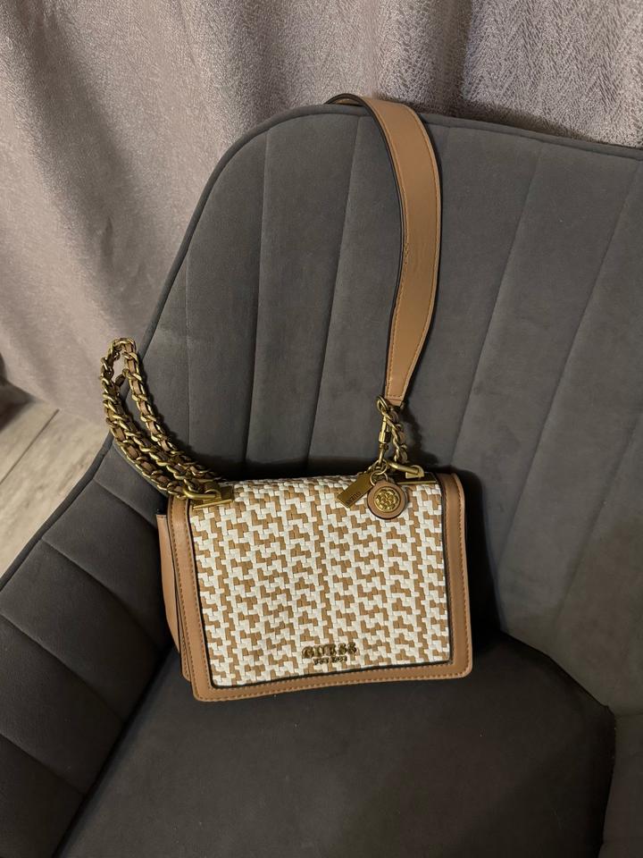 Сумка Guess