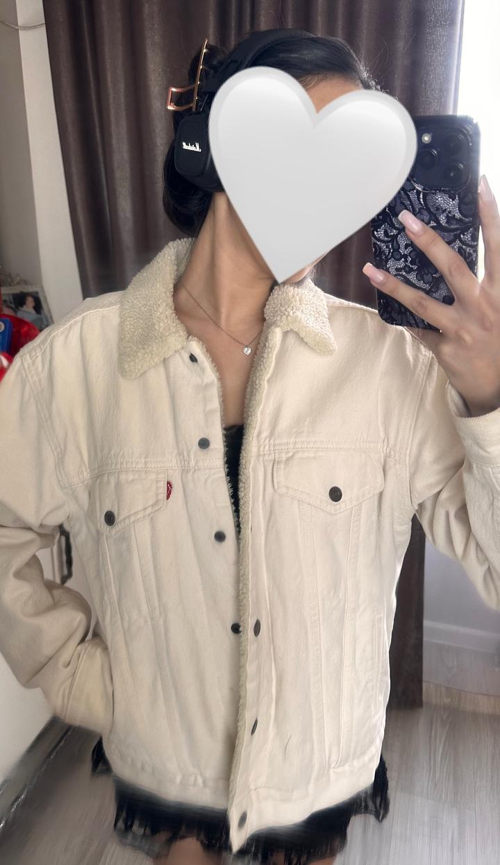Levi's