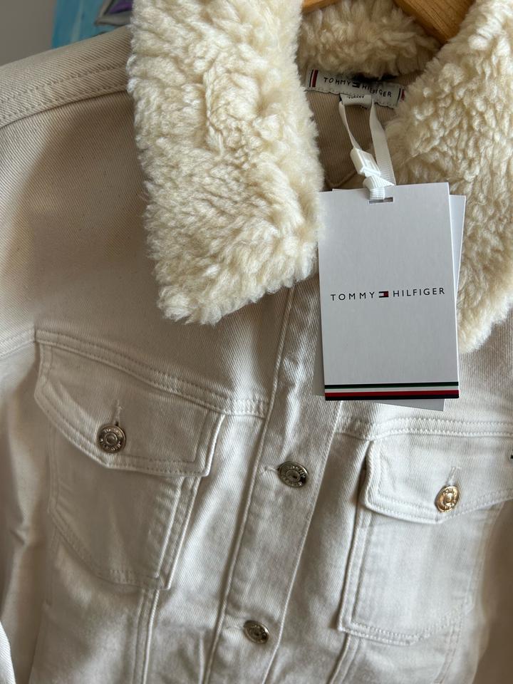 Джинсовая куртка Tommy Hilfiger с меховым воротником