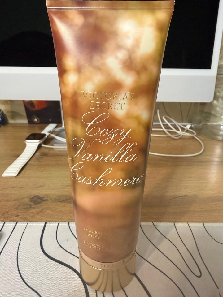 Victoria's Secret лосьон для тела Cozy Vanilla Cashmere