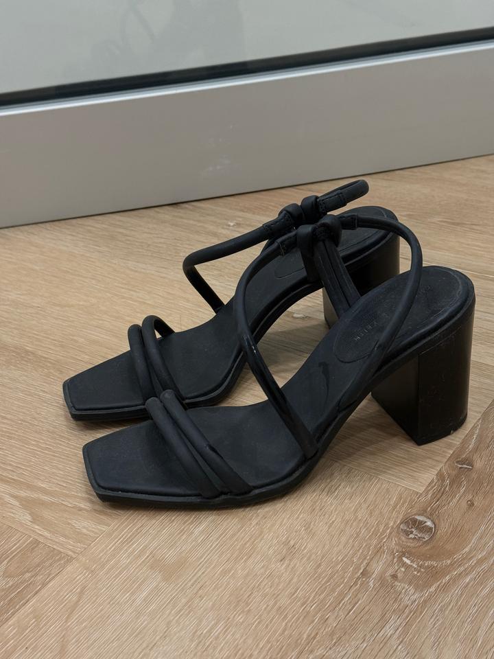 Босоножки CHARLES & KEITH