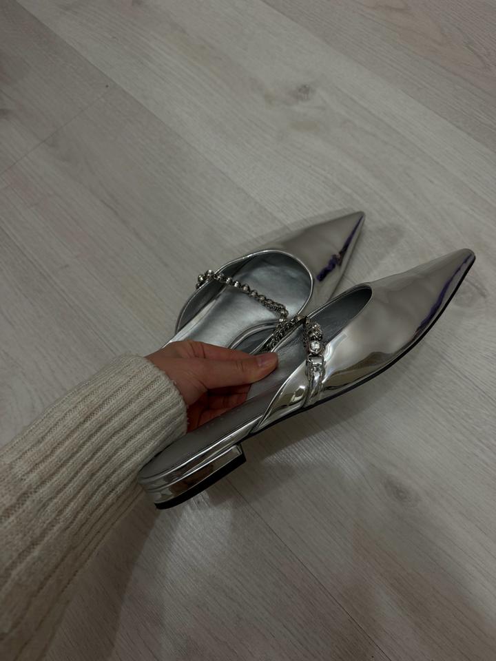 Мюли Charles & Keith с декоративной цепочкой