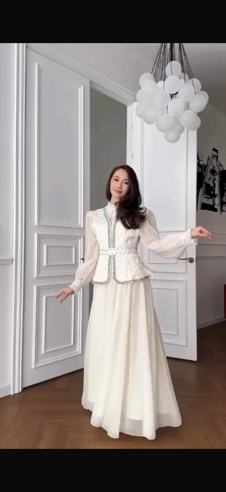 Платье с жилетом