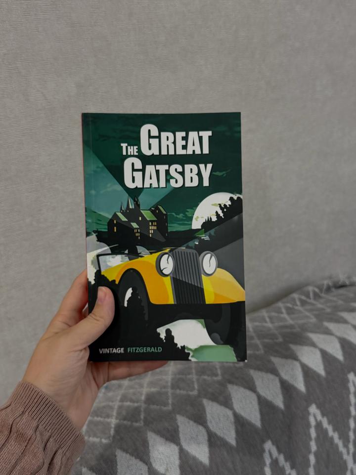 Книга на английском: The Great Gatsby