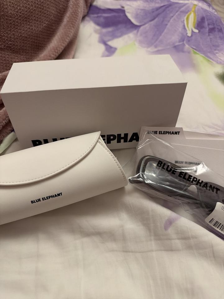 Blue elephant Солнцезащитные очки