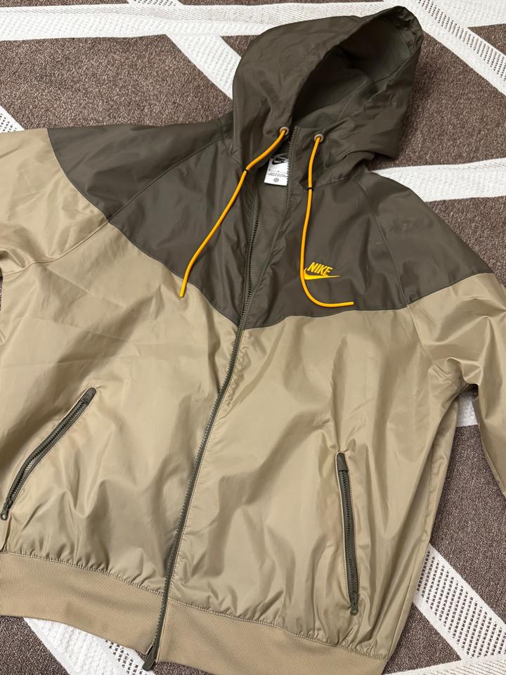 Ветровка Nike Windrunner