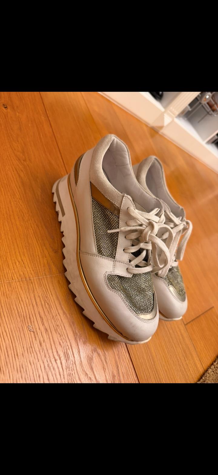 Santoni