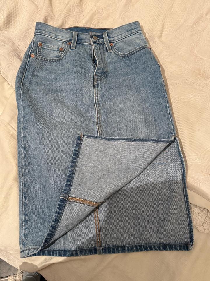 Levi's