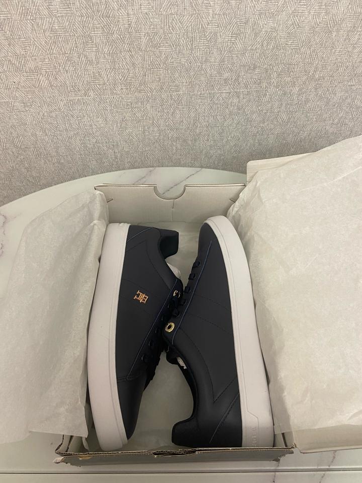 Tommy Hilfiger