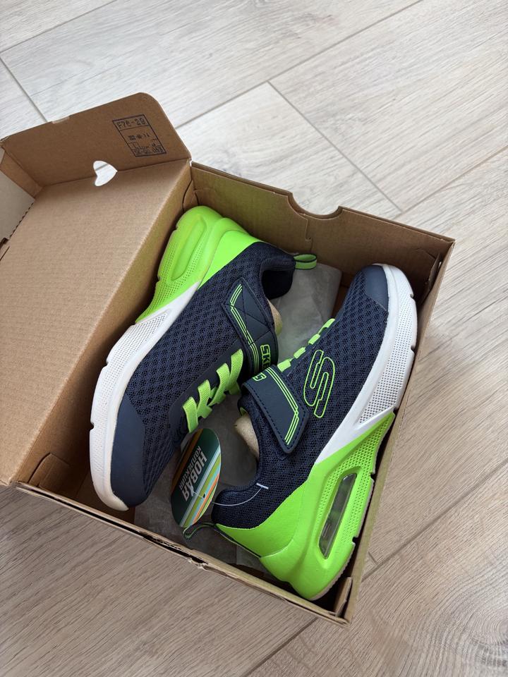 Skechers