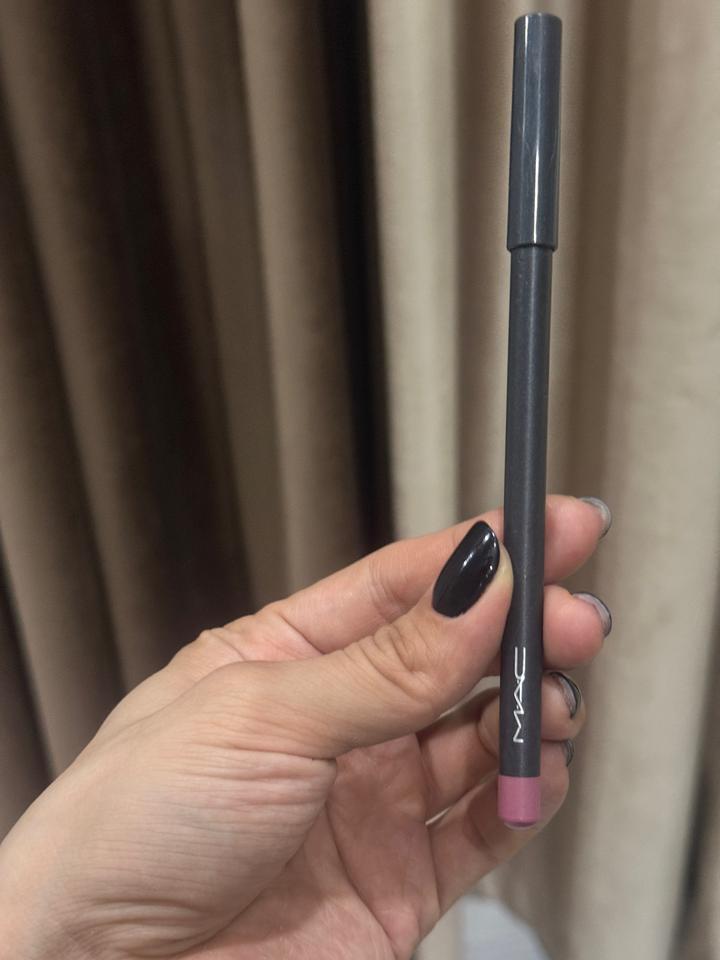 Mac карандаш для губ