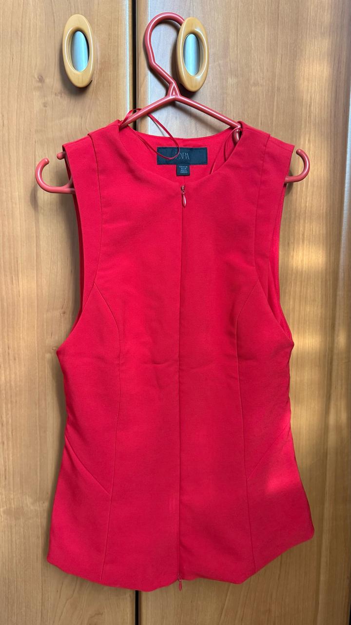Жилет Zara
