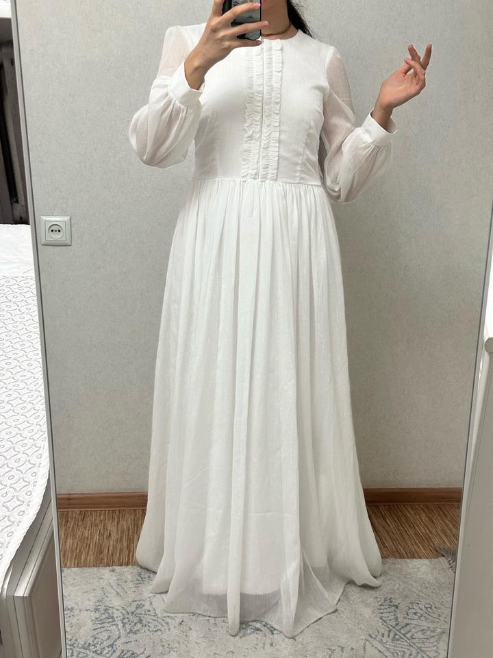 Длинное белое платье