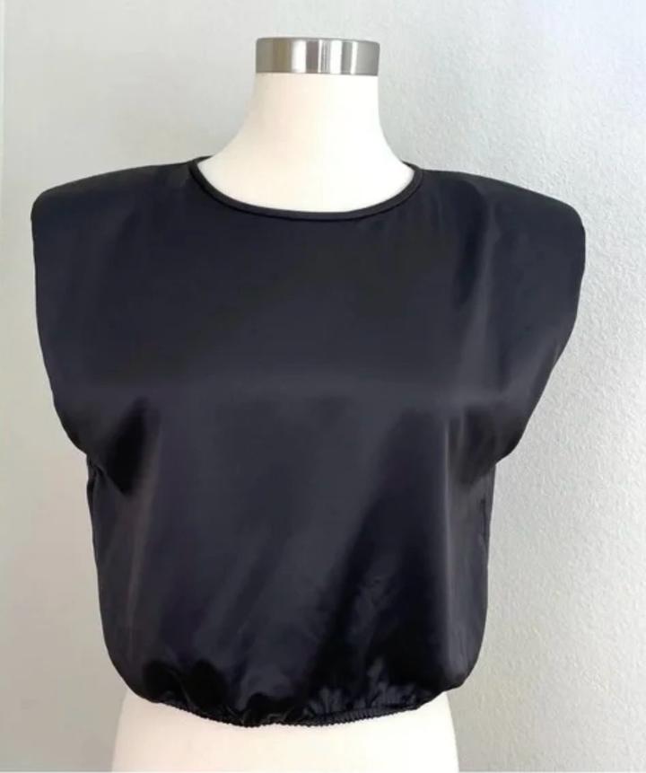 черный топ от Zara
