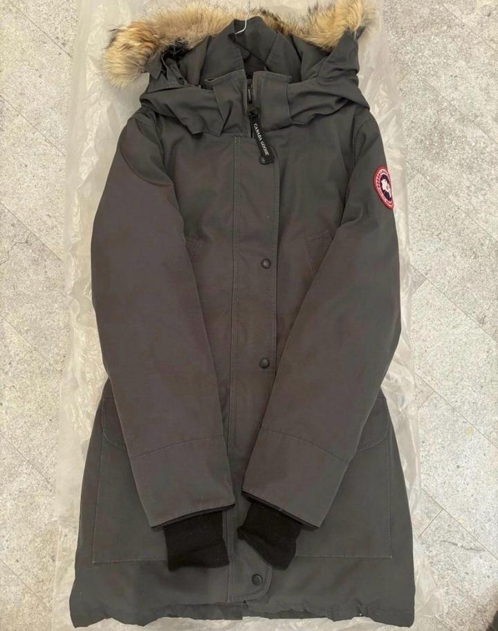 Продам куртку Canada Goose оригинал