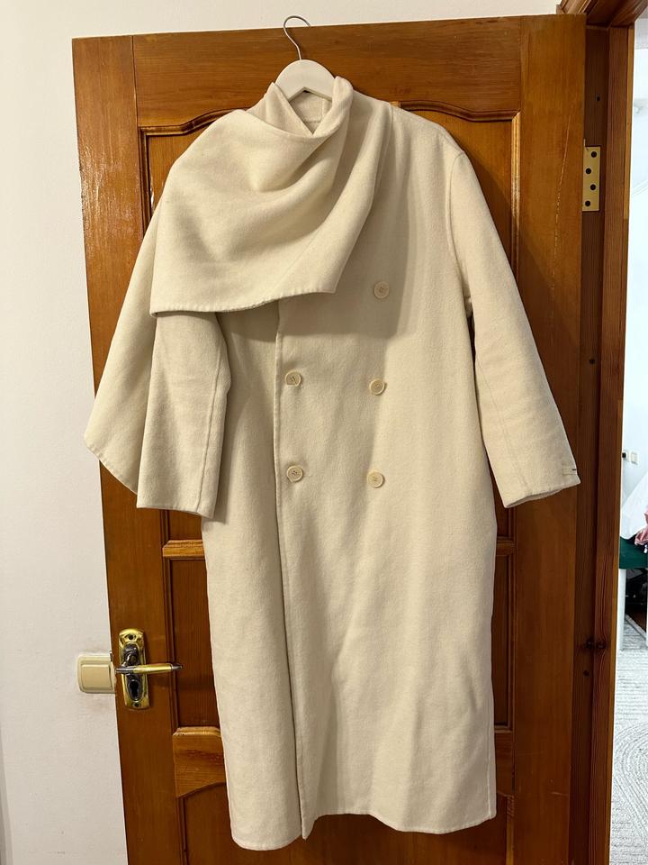 Hand Made Пальто демисезонное с шарфом  воротником
