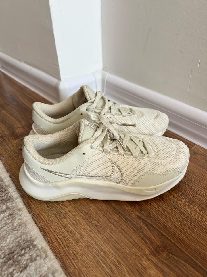 Кроссовки Nike