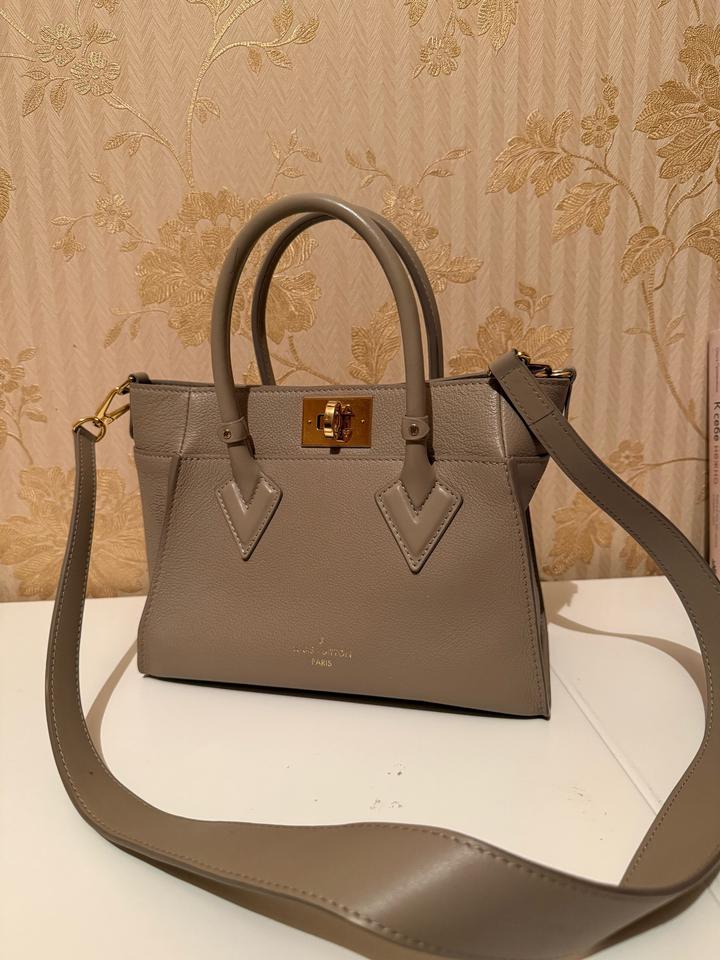 Louis Vuitton  коричневый