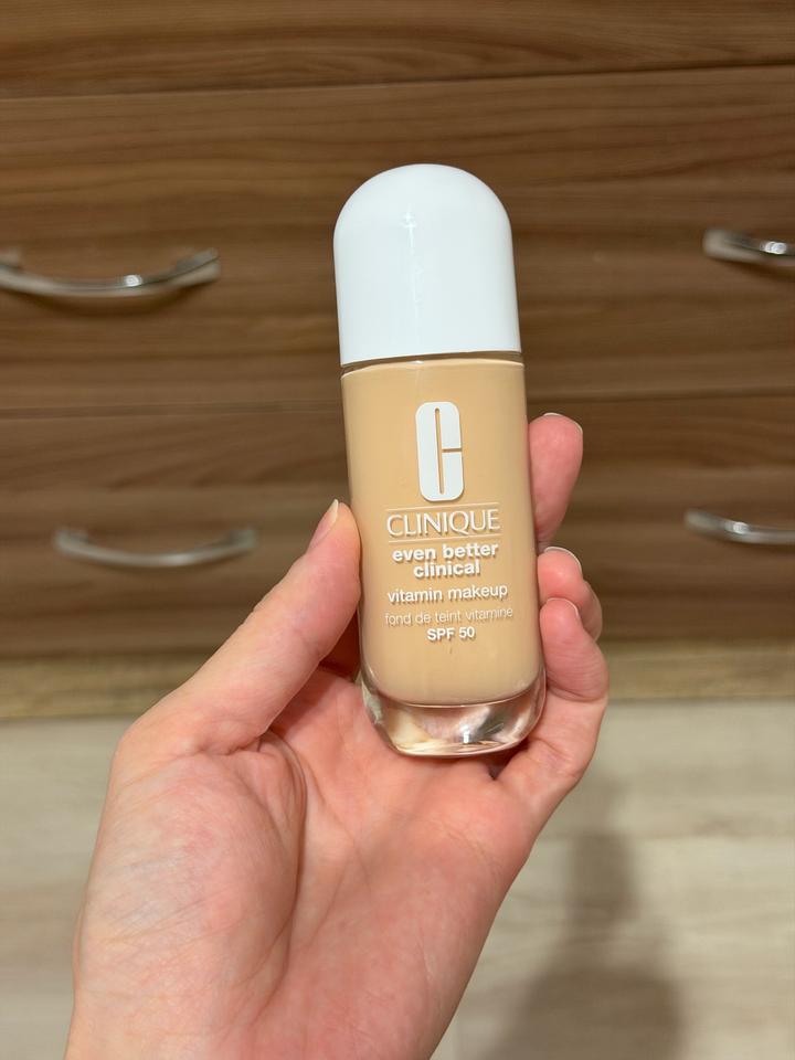 Тональный крем Clinique Even Better Clinical Vitamin Makeup