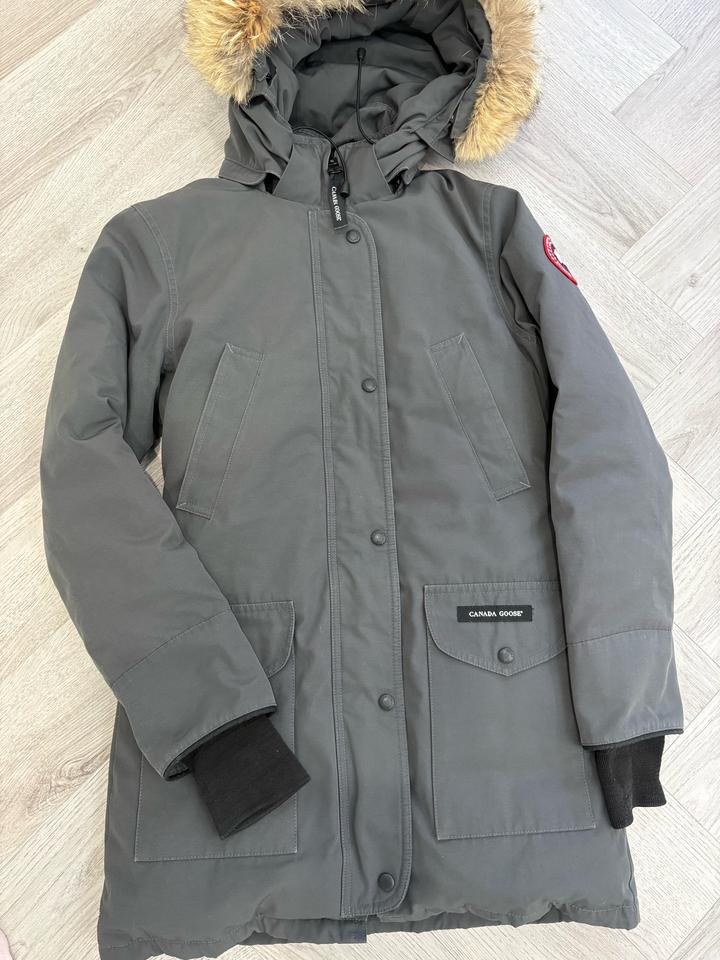Продам куртку Canada Goose оригинал