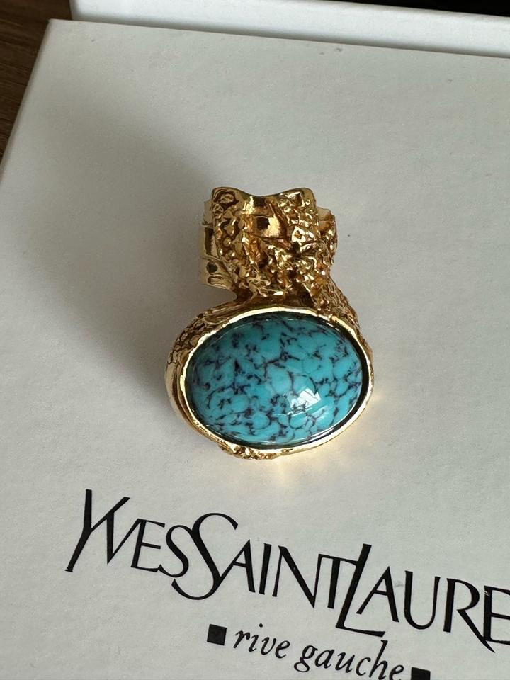 Кольцо Yves Saint Laurent с камнем