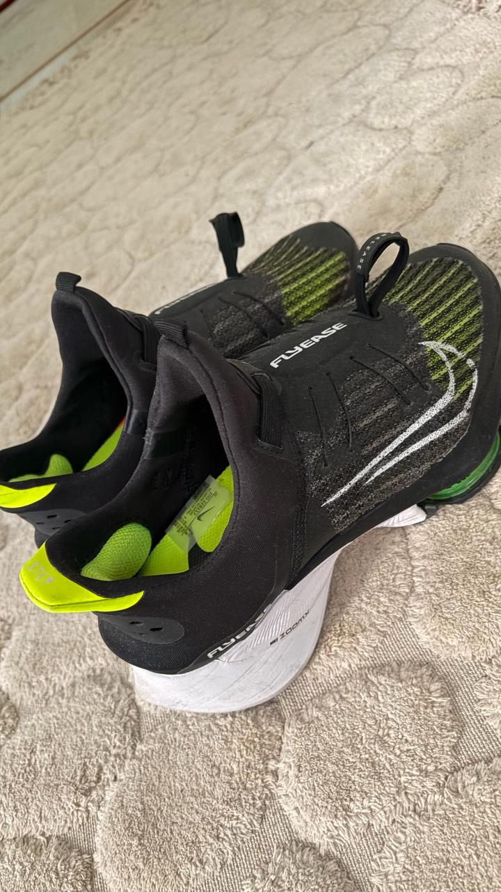 Nike кроссовки ZoomX FlyEase