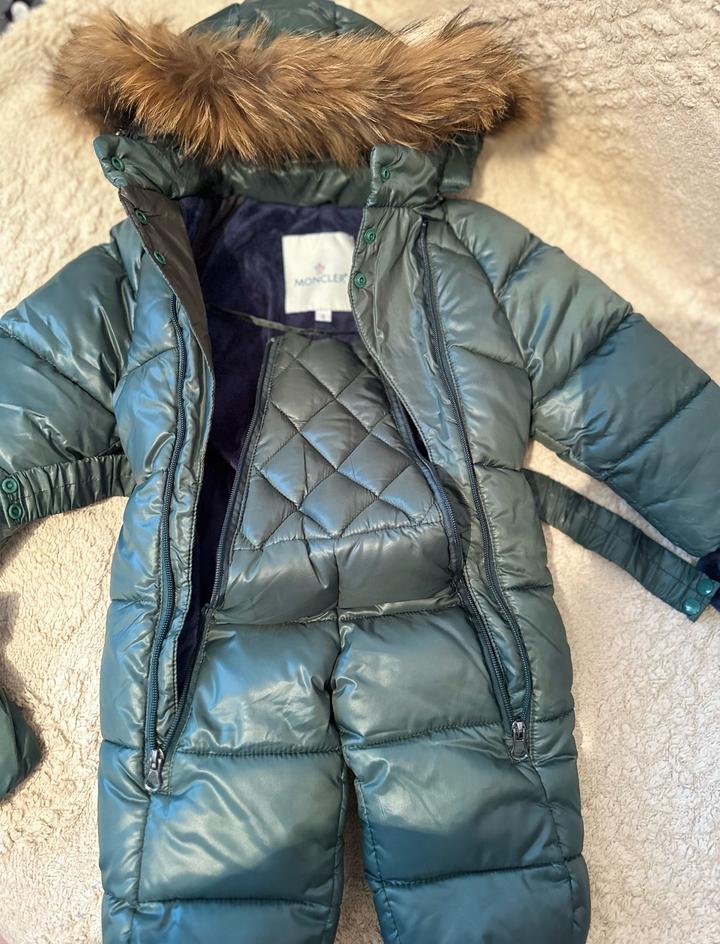 Зимний комбинезон Moncler