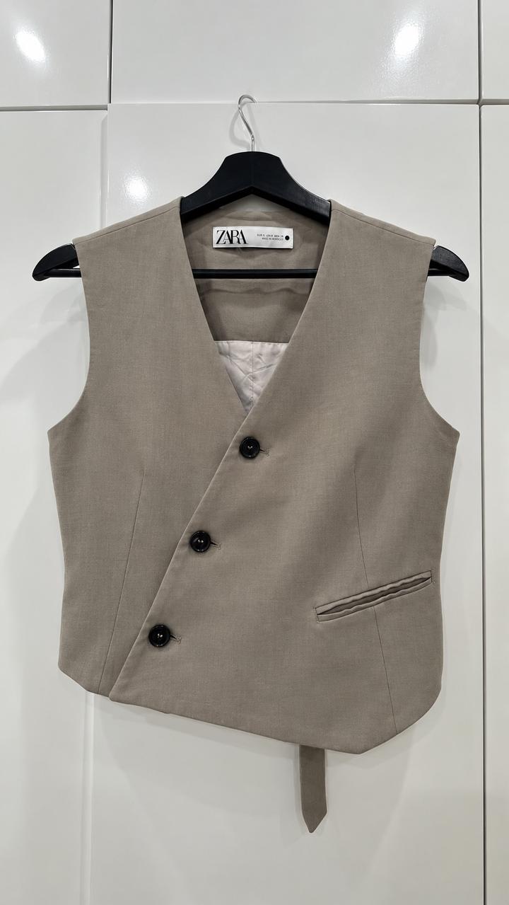 Жилет ZARA