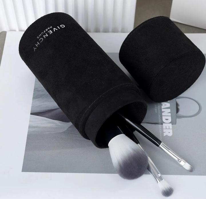 Givenchy Beauty набор кистей в дорожном тубусе