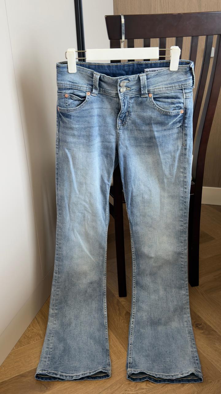 Джинсы Bershka