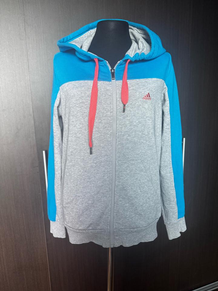 Спортивный костюм adidas