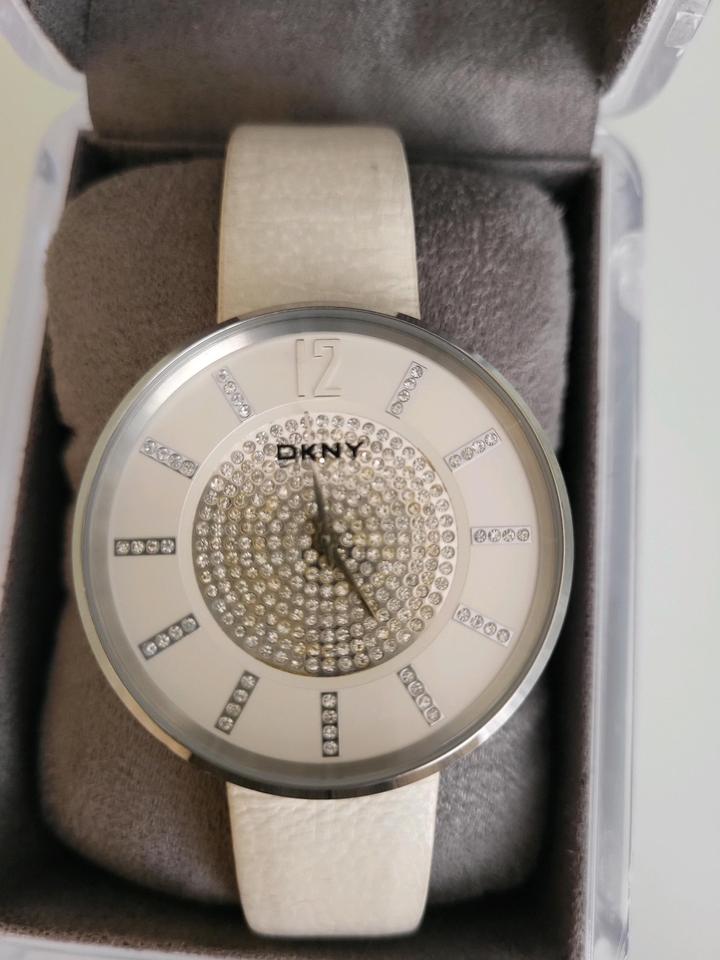 DKNY