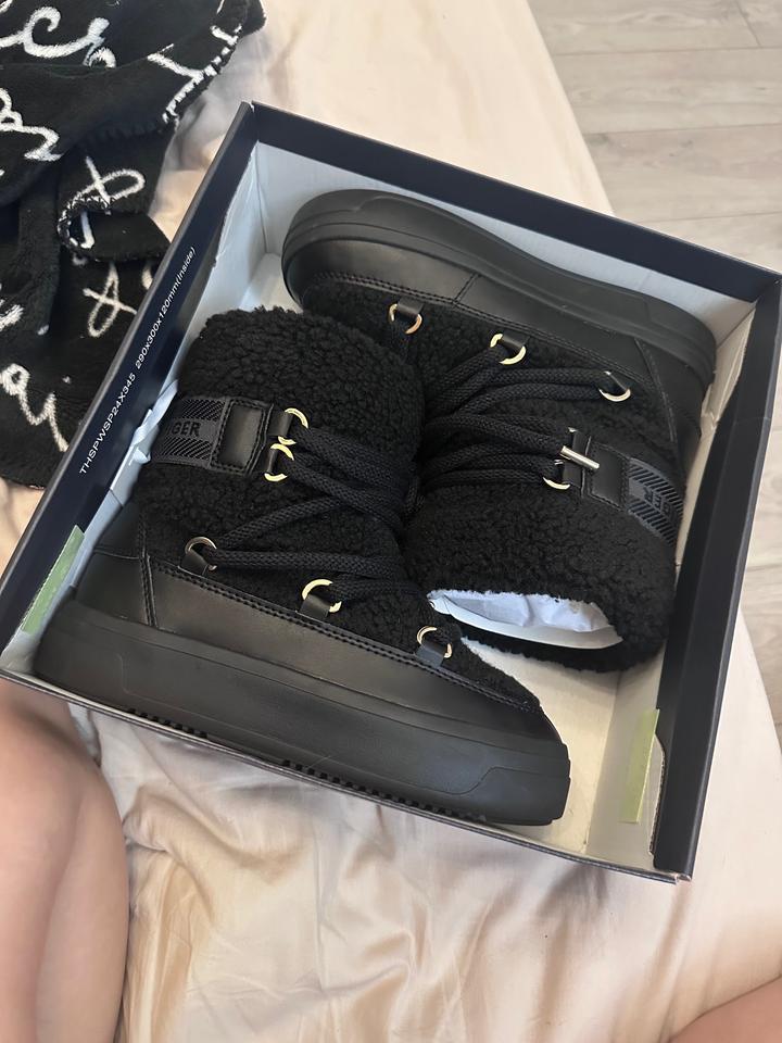 Tommy Hilfiger