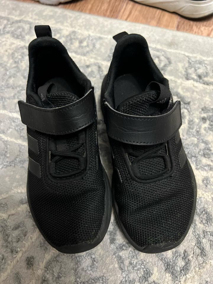 Кроссовки adidas