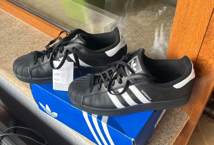 Кроссовки adidas Superstar
