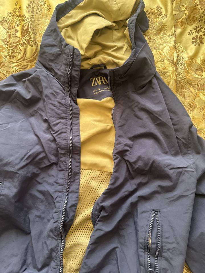Ветровка ZARA