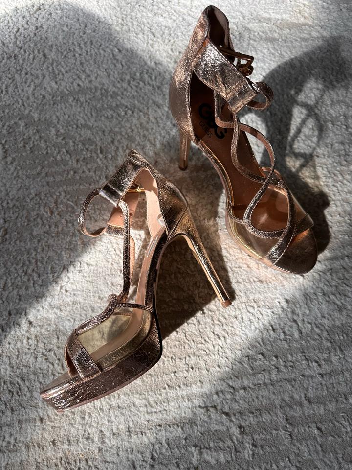 Guess босоножки на шпильке