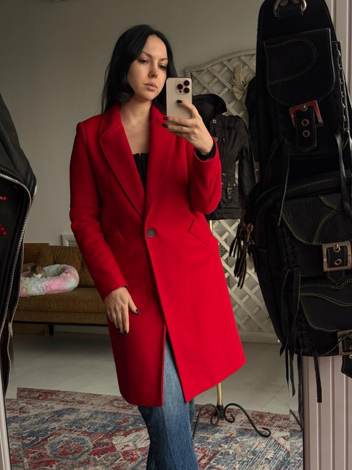 Zara Красное пальто