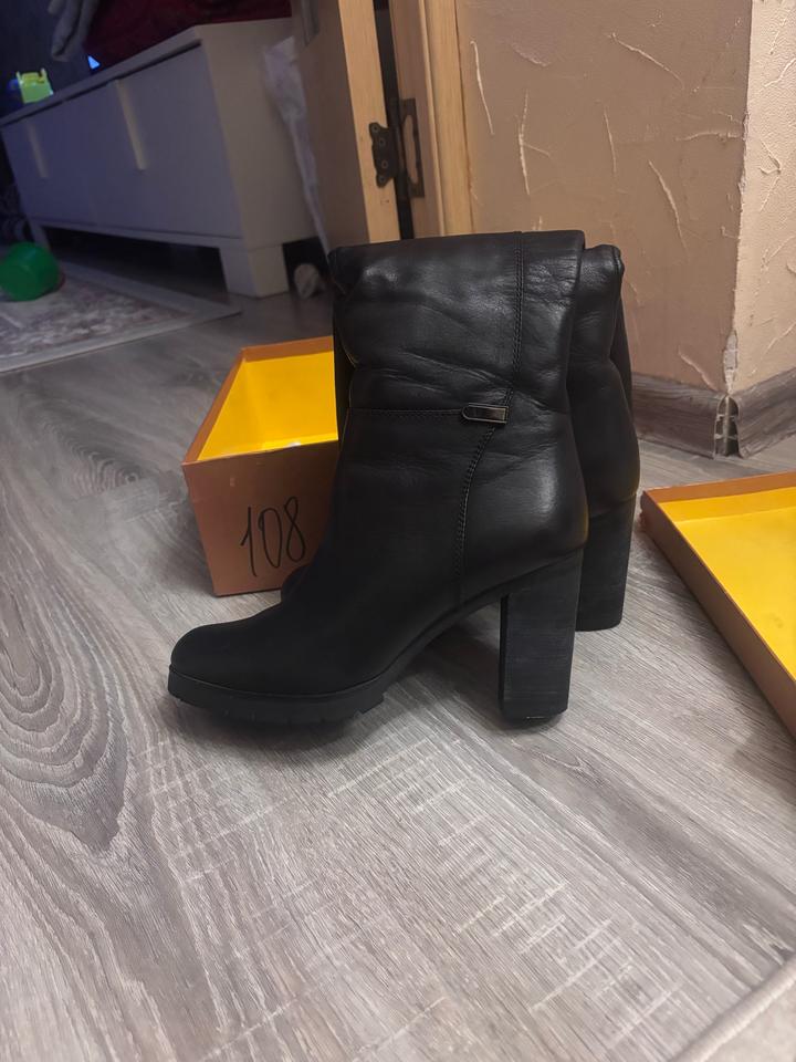 Sophia Сапоги на каблуке черные