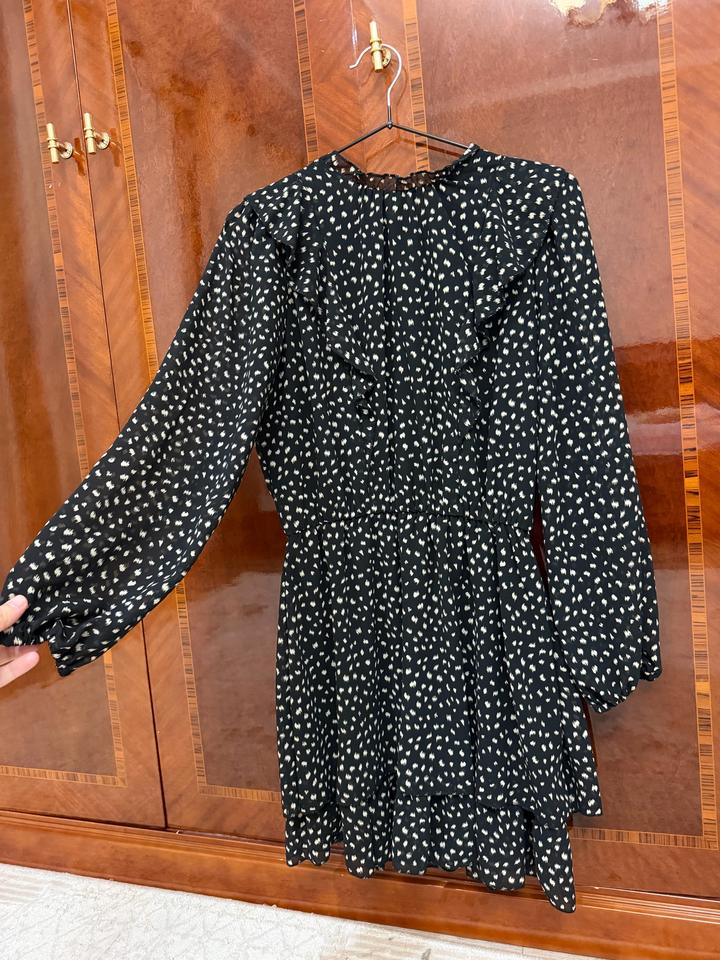 Zara Платье с длинным рукавом и рюшами