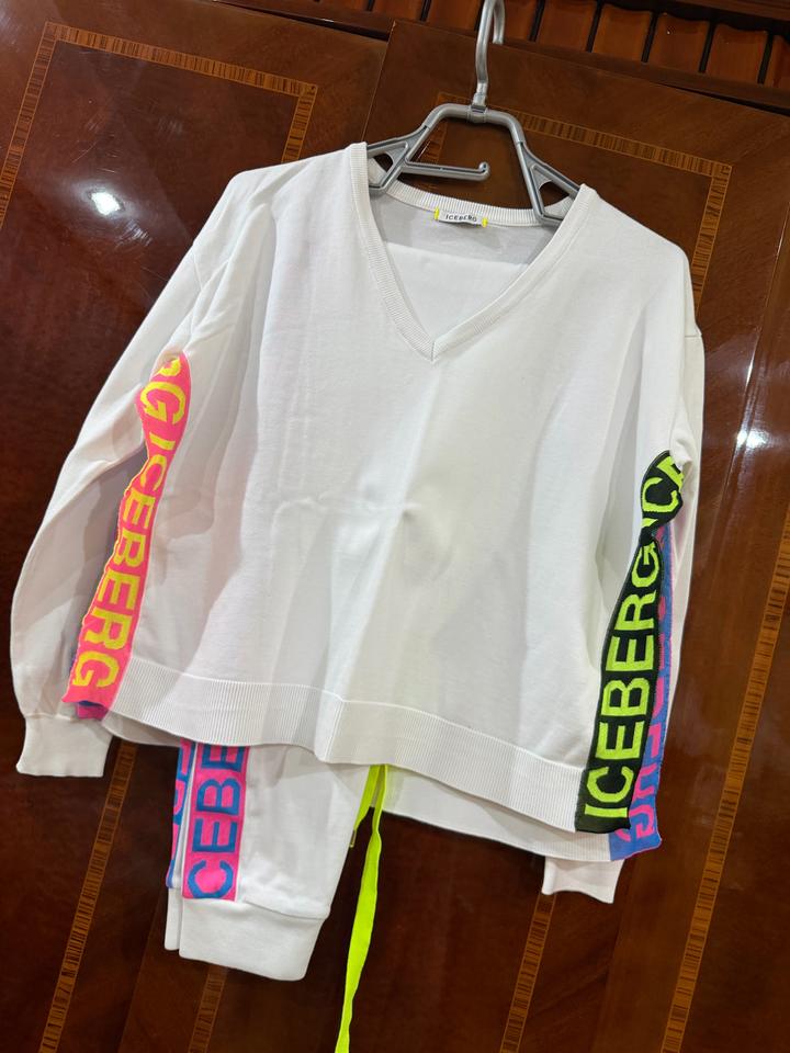Продам костюм iceberg