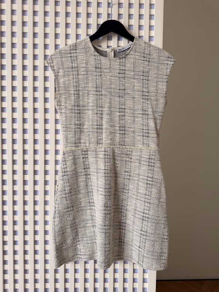 Платье Zara