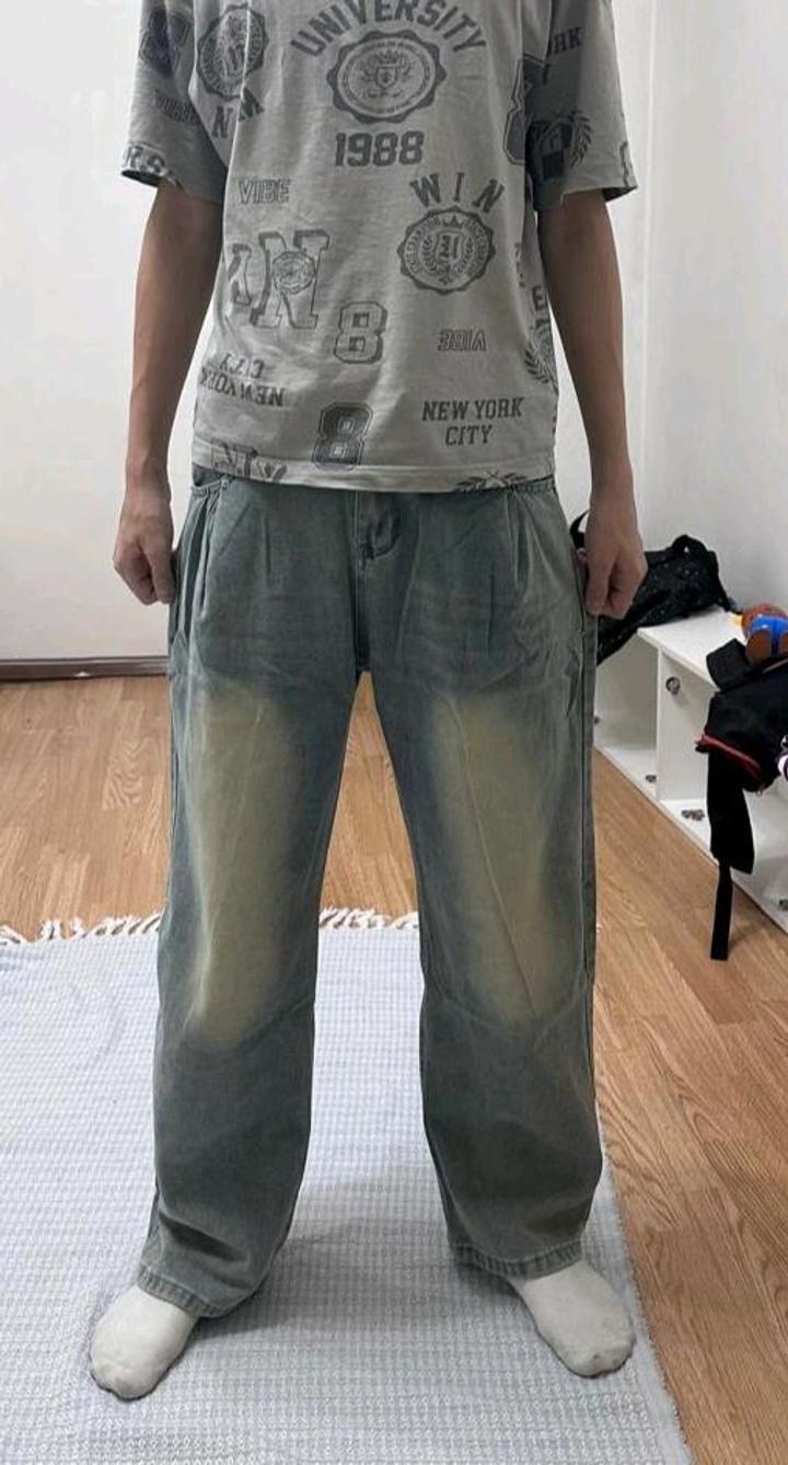 Голубые джинсы