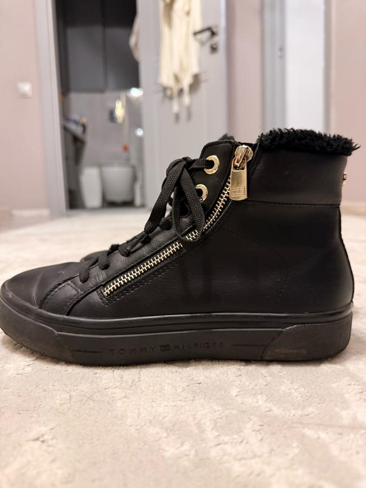 черные ботинки tommy hilfiger