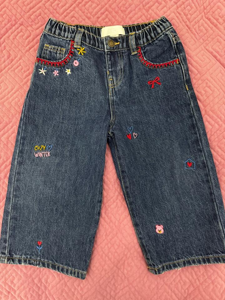 Джинсы Zara с вышивкой для девочки