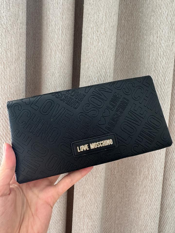 Love Moschino